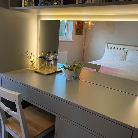 Spacious Double Room With Private Bathroom In Quiet Area Only 20 Min To Central London Streatham Vale Bagian luar foto